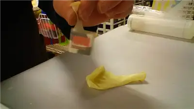 DHC小バルーンにチョコを入れる