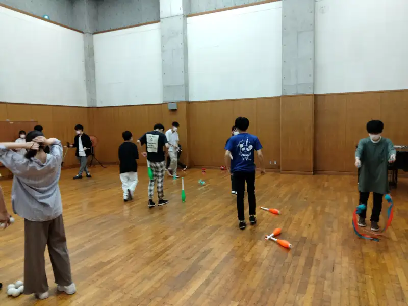 東京都立大学ジャグリングサークルTeam"Lamp"練習風景