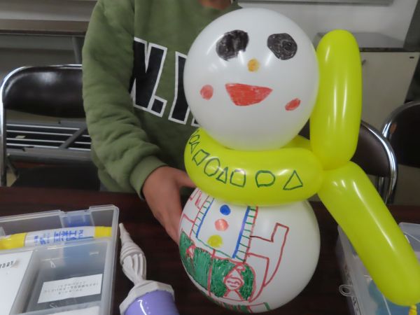 Happy Balloon Project バルーンアートで雪だるまを作ろう